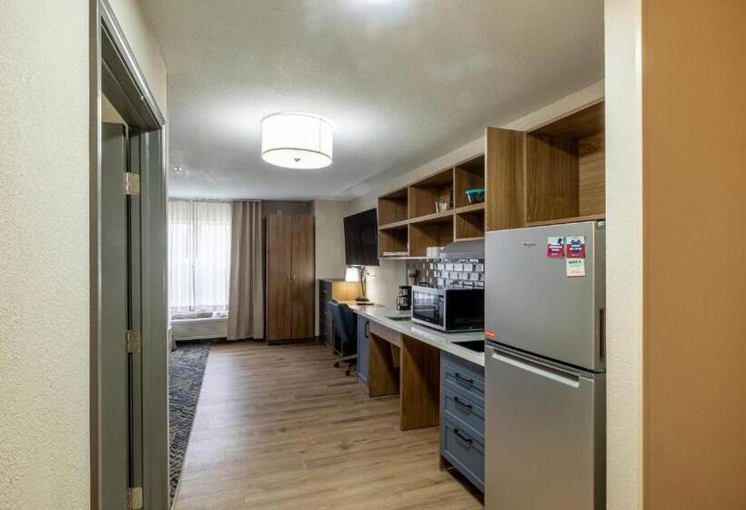 استودیوی استاندارد با تخت دو نفره بزرگ, Candlewood Suites Wichita Northwest, An Ihg