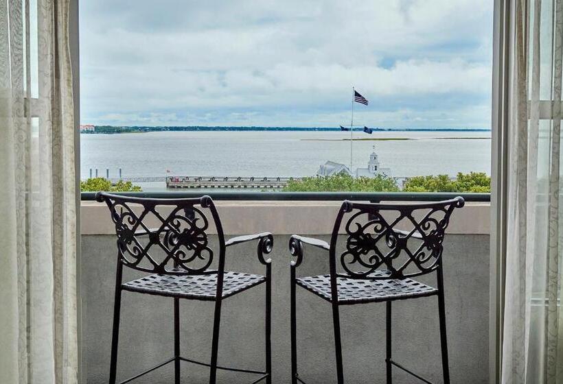 غرفة بريميوم, Harbourview Inn