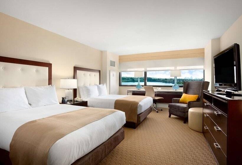 Номер Стандарт 2 Двуспальные Кровати, Hilton Miami Airport Blue Lagoon