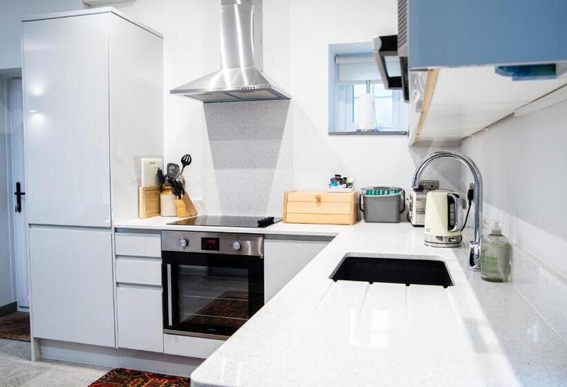 Bangalô Standard, Swansea Valley Holiday Cottages