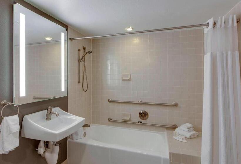 스탠다드 룸 킹사이즈 침대, Courtyard By Marriott Boston Logan Airport