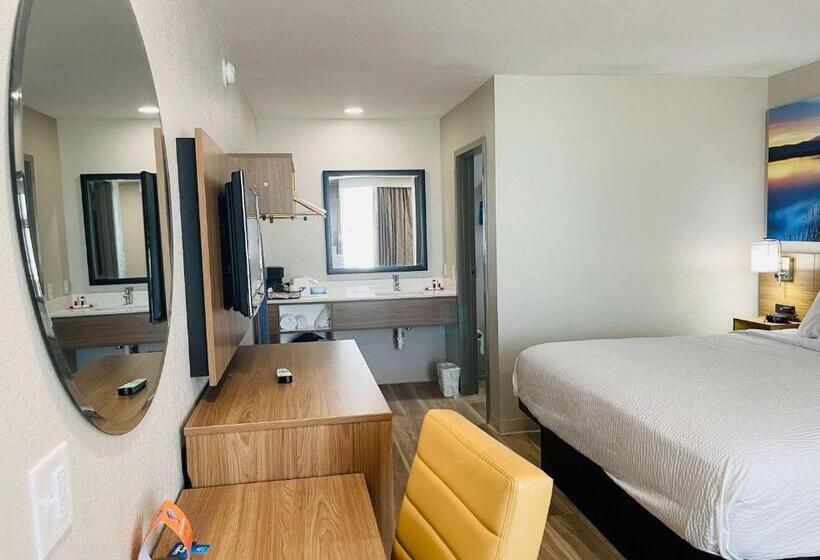 带大床的标准间, Days Inn By Wyndham Killeen Fort Hood