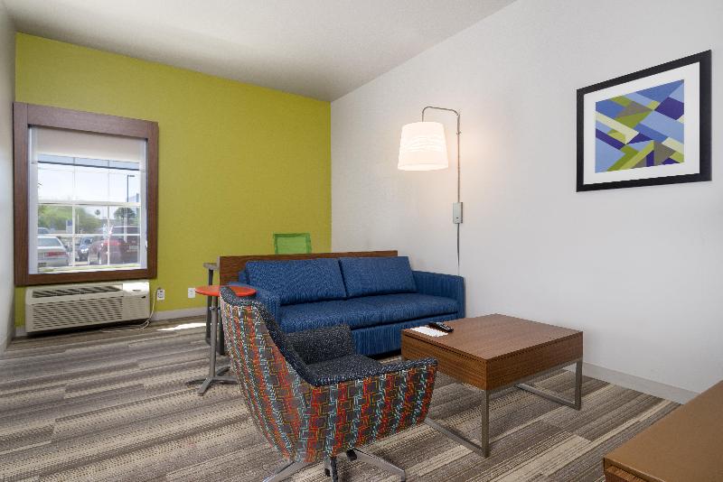 キングサイズベッドのスイートルーム, Holiday Inn Express Phoenix Airport/university Drive, An Ihg