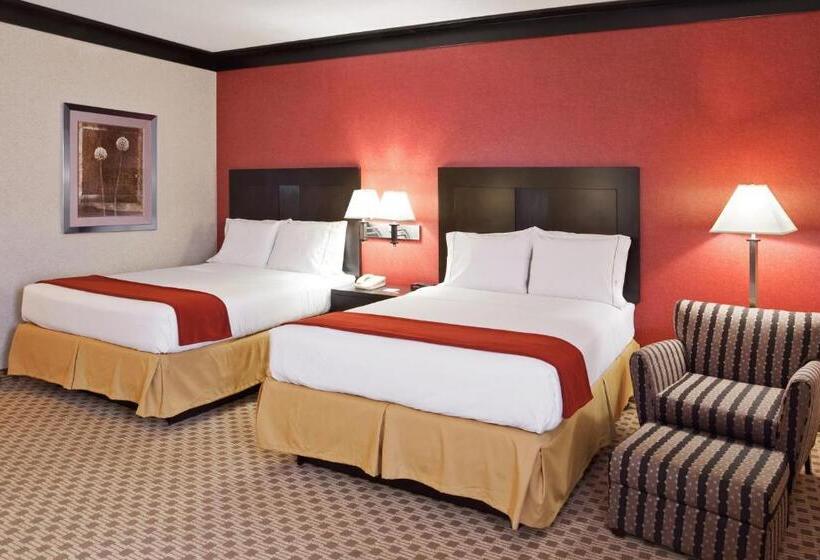 Номер Стандарт, Quality Inn & Suites Oakwood Village   Cleveland South