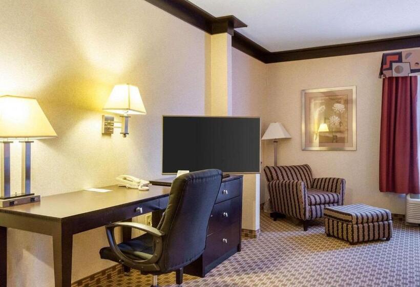 Suíte com Hidromassagem, Quality Inn & Suites Oakwood Village   Cleveland South