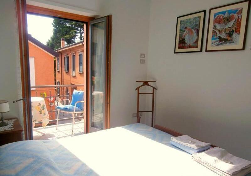 Номер Стандарт с Балконом, B&b Della Contrada Varenna