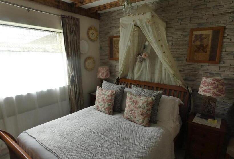 اتاق استاندارد با تخت بزرگ, Bunratty Castle Mews B&b