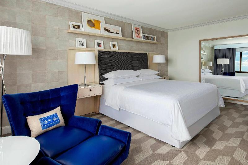 장애인을 위한 킹사이즈 침대 스탠다드 룸, Comfort Inn & Suites