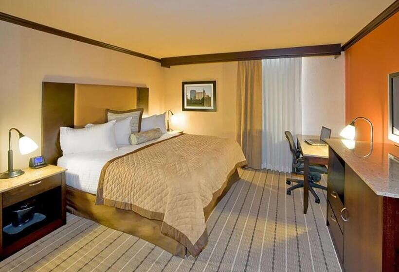 Люкс Адаптированный для Инвалидов, Wyndham Garden Oklahoma City Hotel & Conference Ctr Near Airport, Fairgrounds Paycom & I40