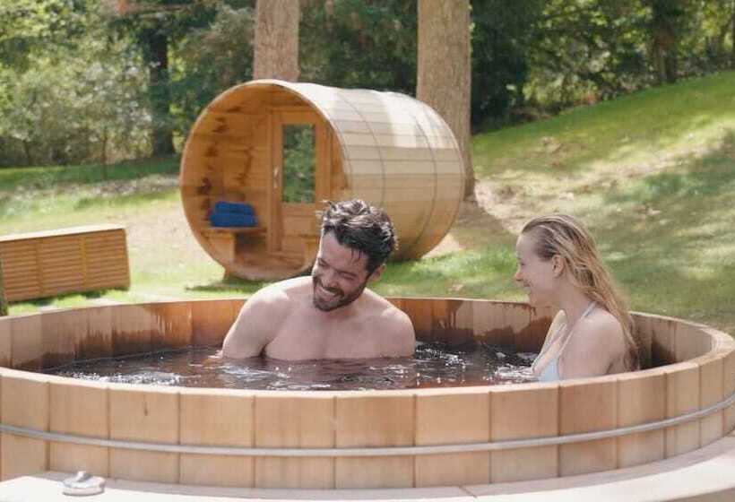 سوییت لوکس, Domaine De La Commanderie De Ballan