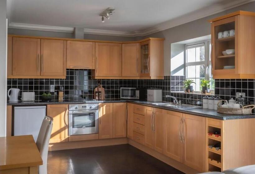Апартаменты 2 Спальни, The Gleneagle River Apartments