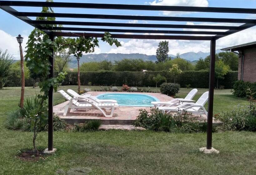 اتاق لوکس خانوادگی, El Indalo La Calderilla