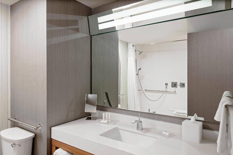 اتاق استاندارد با تخت بزرگ, Courtyard Pasco Tri Cities Airport