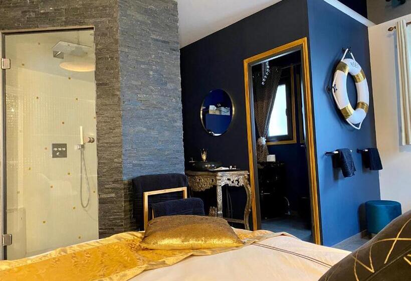 سوئیت با وان آب گرم, Salon Boyer