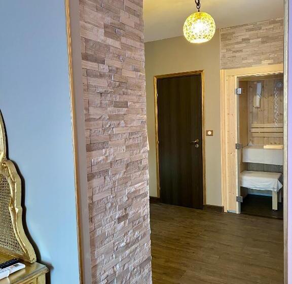سوییت, Salon Boyer