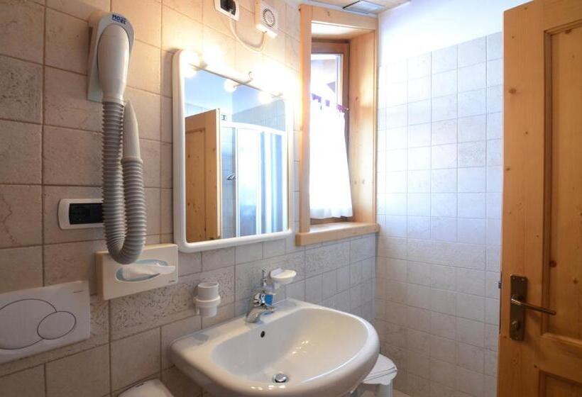 Четырехместный Номер Стандарт, Albergo Alpenrose