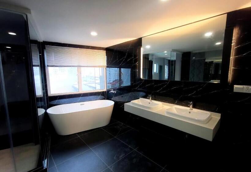 سوئیت پرزیدنت, Wow Hotel Penang