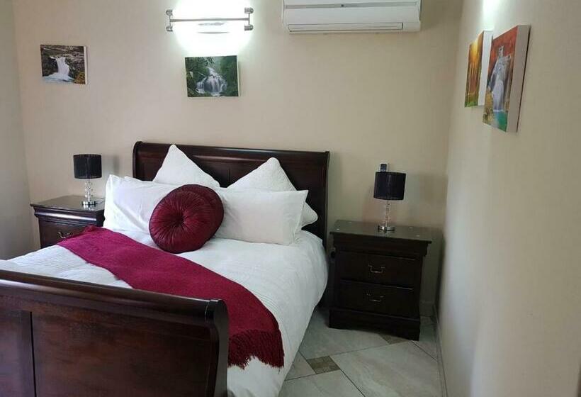 اتاق استاندارد با چشم‌انداز باغ, Falling Waters Guest House