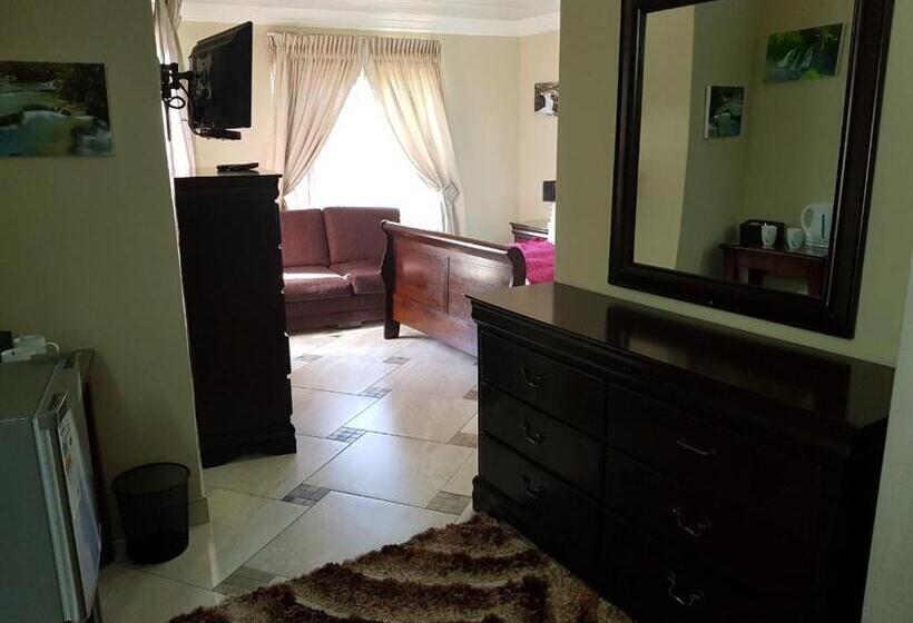 اتاق استاندارد با چشم‌انداز باغ, Falling Waters Guest House