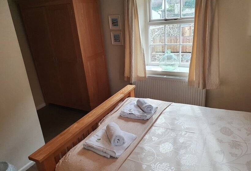 Номер Стандарт, Halfway House Inn