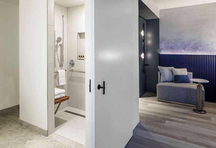 스탠다드 스튜디오 킹침대, The Inverness Denver, a Hilton Golf & Spa Resort