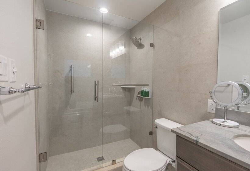 חדר סטנדרט עם מיטת קינג, Islander Resort