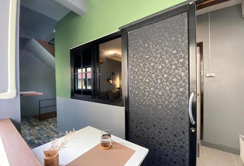 استودیو استاندارد با بالکن, Varietyd Dayhostel Huahin