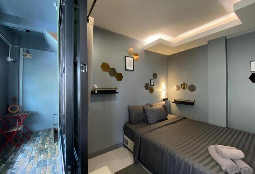 استودیو استاندارد با بالکن, Varietyd Dayhostel Huahin