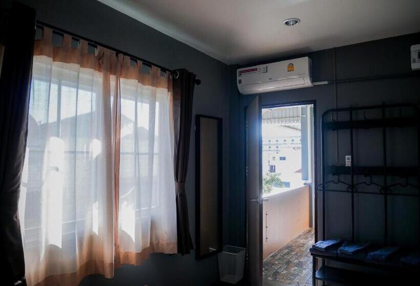 اتاق استاندارد چهار تخته, Varietyd Dayhostel Huahin