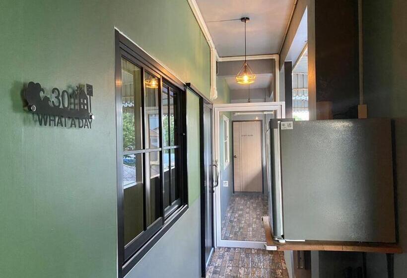 استودیو استاندارد با بالکن, Varietyd Dayhostel Huahin