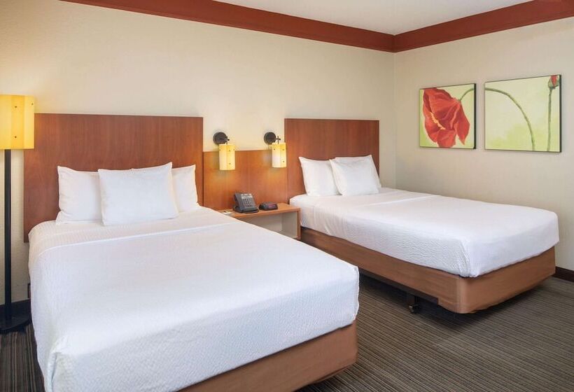 חדר סטנדרט שתי מיטות זוגיות, La Quinta By Wyndham Atlanta Ballpark/galleria
