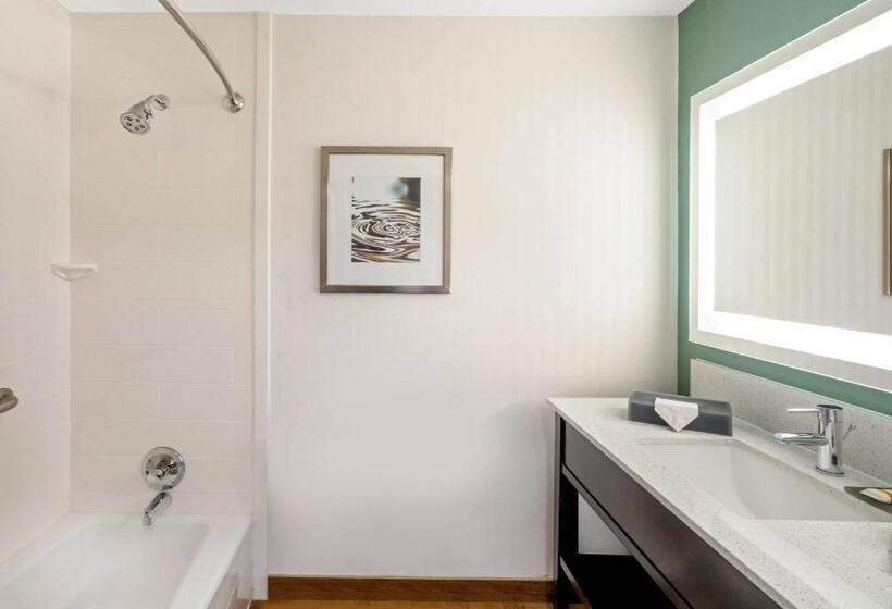 Номер Deluxe Кровать Кинг, La Quinta By Wyndham Columbus Ms