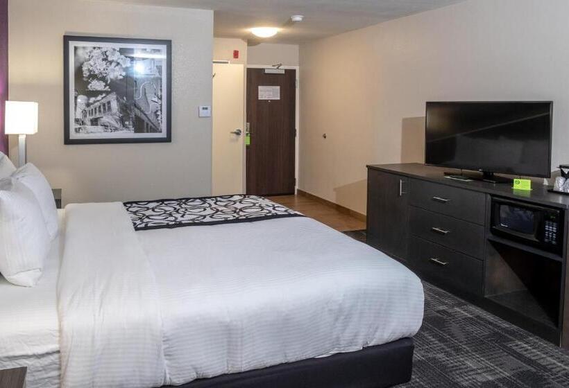 Номер Deluxe Кровать Кинг, La Quinta By Wyndham Columbus Ms