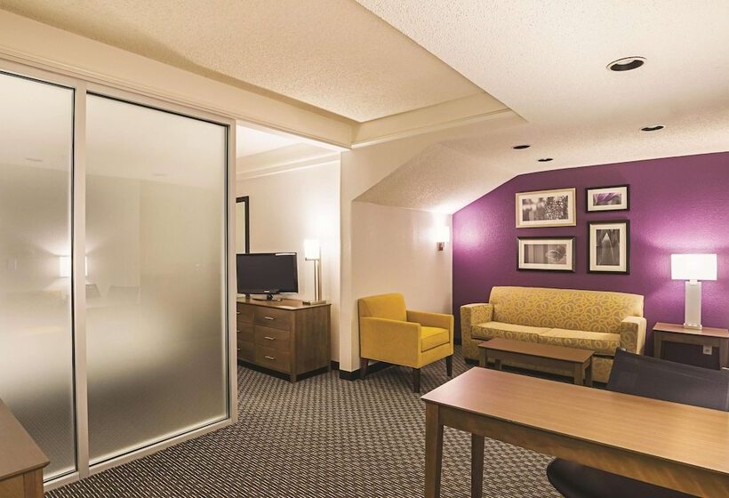 Полулюкс, La Quinta By Wyndham Fort Worth North