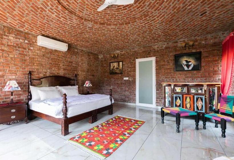 ویلای 3 خوابه, Stayvista At Brickwood Hill With Outdoor Infinity Pool & Jacuzzi