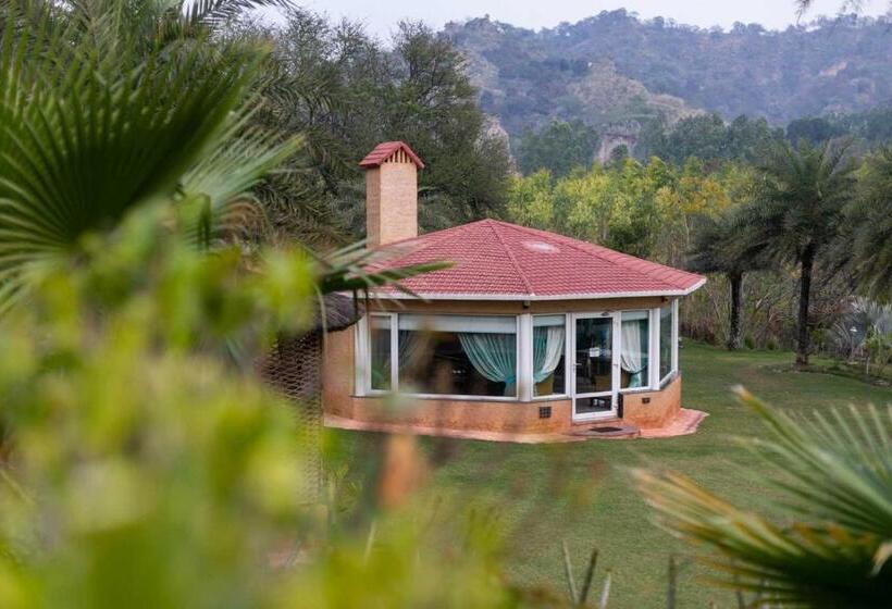 ویلای 3 خوابه, Stayvista At Brickwood Hill With Outdoor Infinity Pool & Jacuzzi