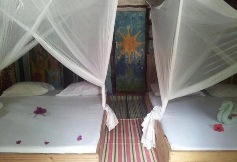 エコノミートリプルルーム, Mustapha' S Place