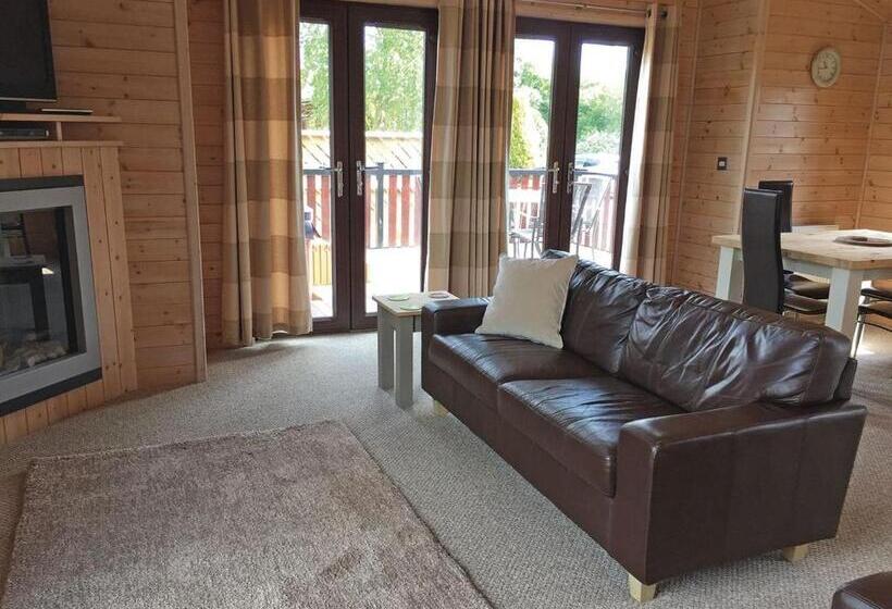 ２ベッドルームハウス, Hollybrook Lodges