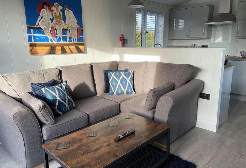 １ベッドルームハウス, Hollybrook Lodges