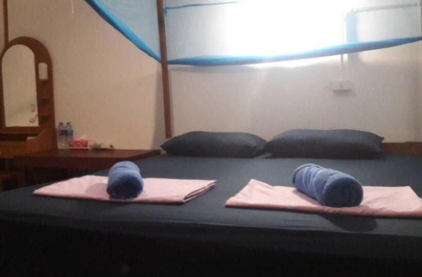 بنجلو قياسى, Koh Ngai Seafood