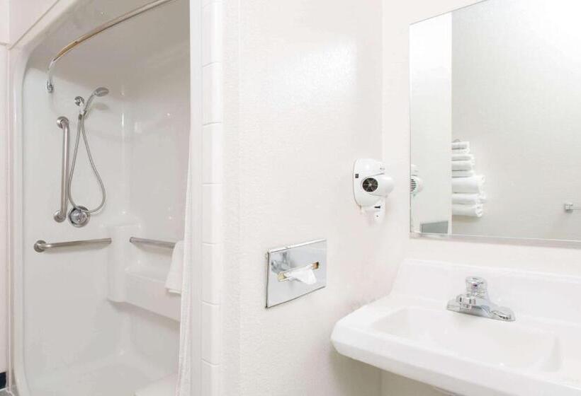 适合残疾人士使用的轻年套间, Baymont Inn & Suites By Wyndham Anchorage Airport