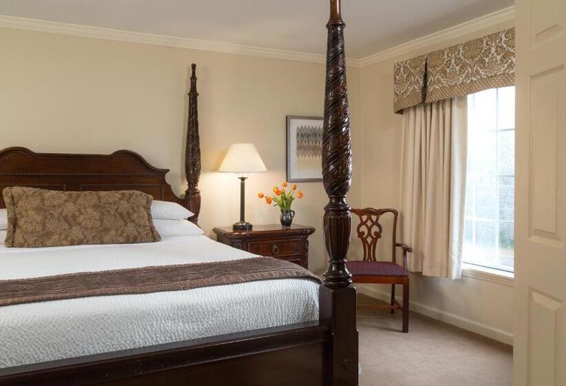 Superior suite with view, Meadowbrook Inn