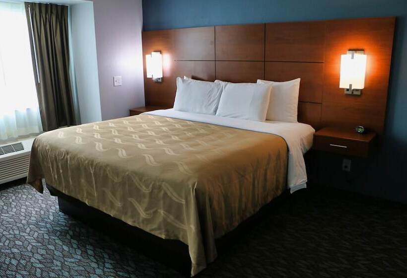 Люкс, Quality Inn & Suites Watertown Fort Drum