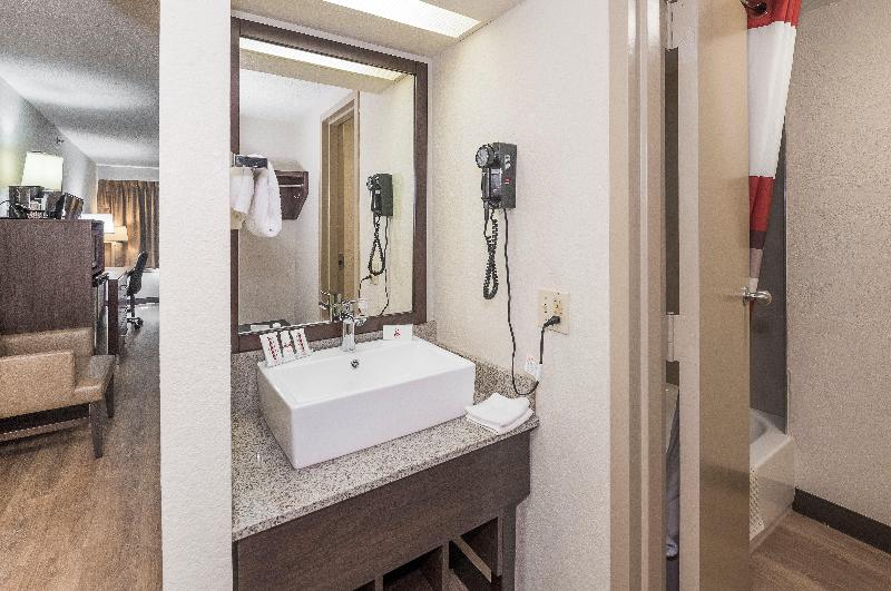 اتاق سوپریور با تخت بزرگ, Red Roof Inn Lancaster