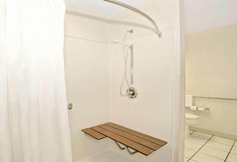 适合残疾人使用的标准间, Microtel Inn By Wyndham Raleigh Durham Airport