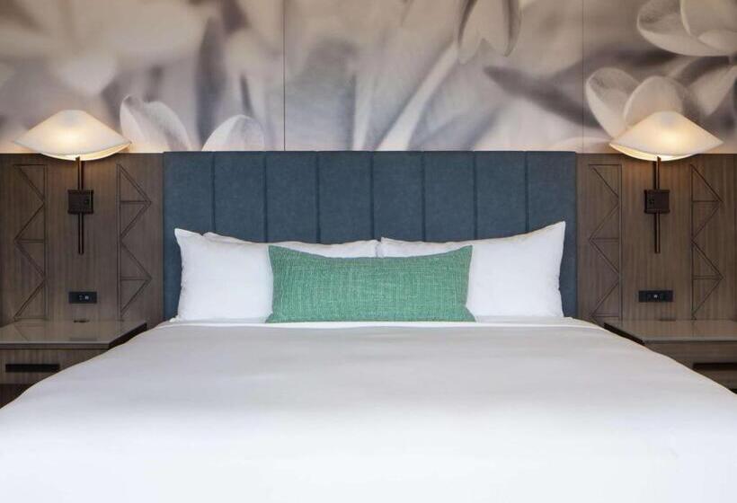 Standard Szoba King Size Bed, The Royal Sonesta Kaua I Resort Lihue