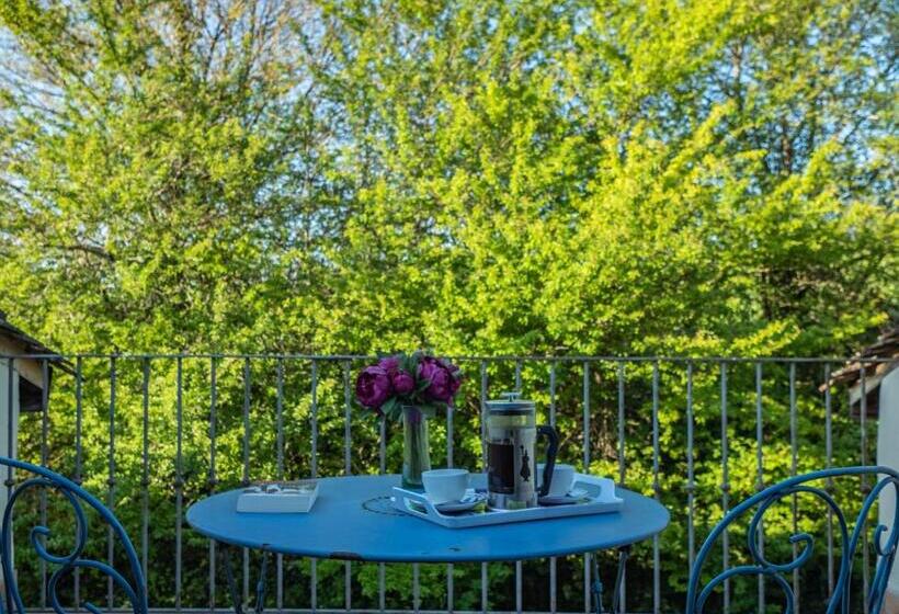 Семейный Номер, Moulin De Labique