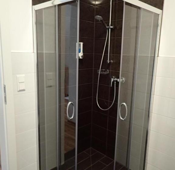Номер Стандарт, Gasthof Zum Postwirt