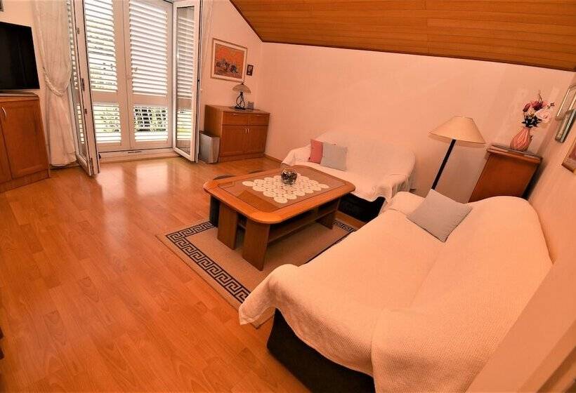 2 Bedroom Apartment Garden View, Guesthouse Kanjuo