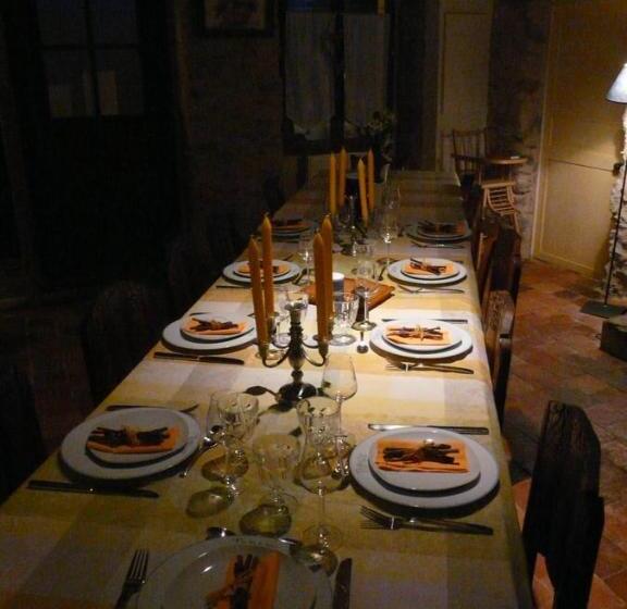 Quarto Familiar, Topaze